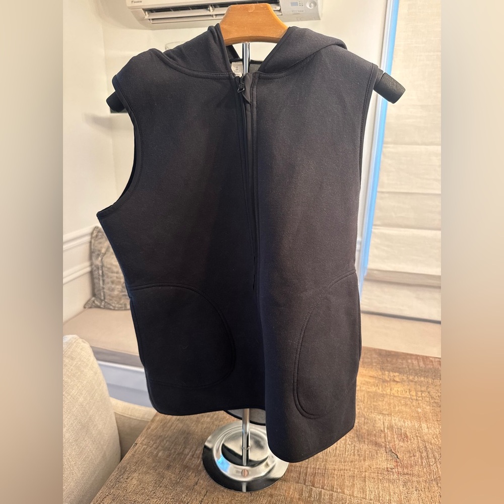 Lululemon Women’s Size 8 Reversible Vest